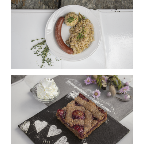 Salsiccia di casa con crauti e knödel, seguita da un dessert dolce.